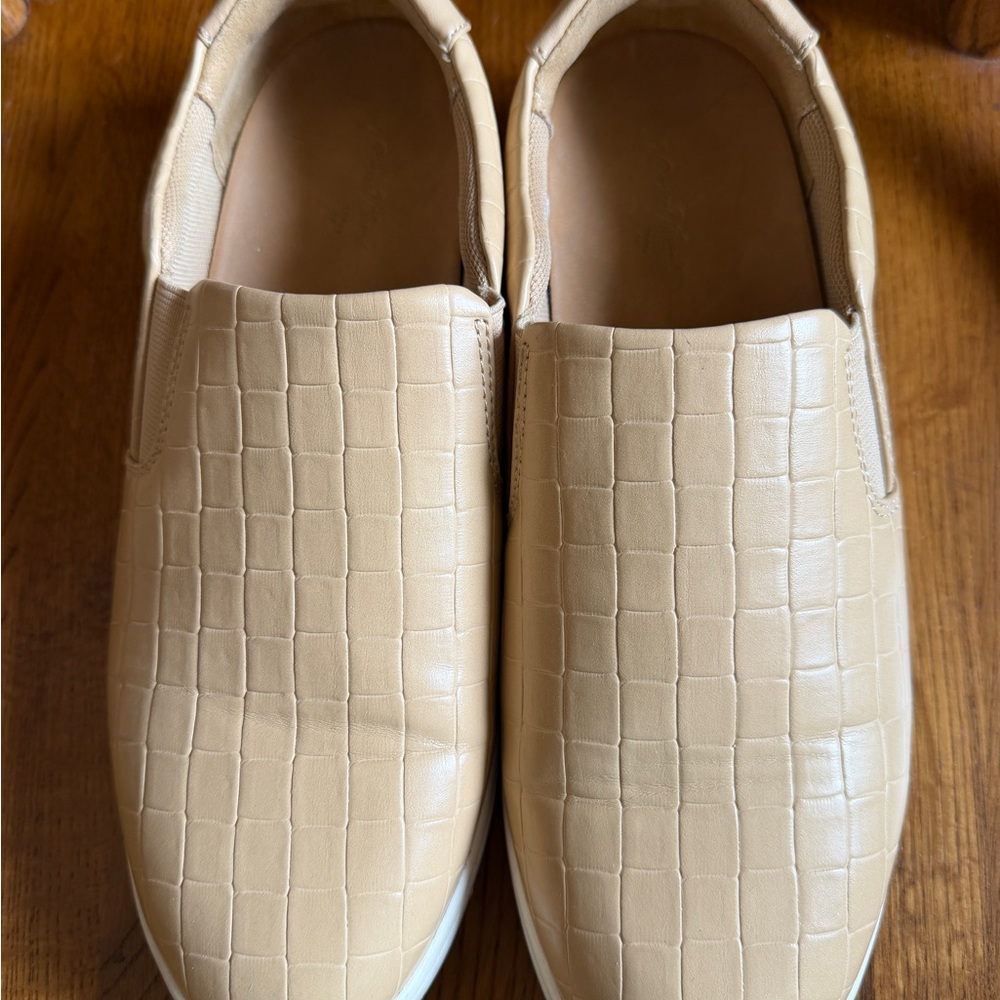Universal Thread Kelsey Fashion Sneakers